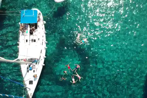 Milos: Cruzeiro de Snorkeling e SUP em Milos e Polyaigos