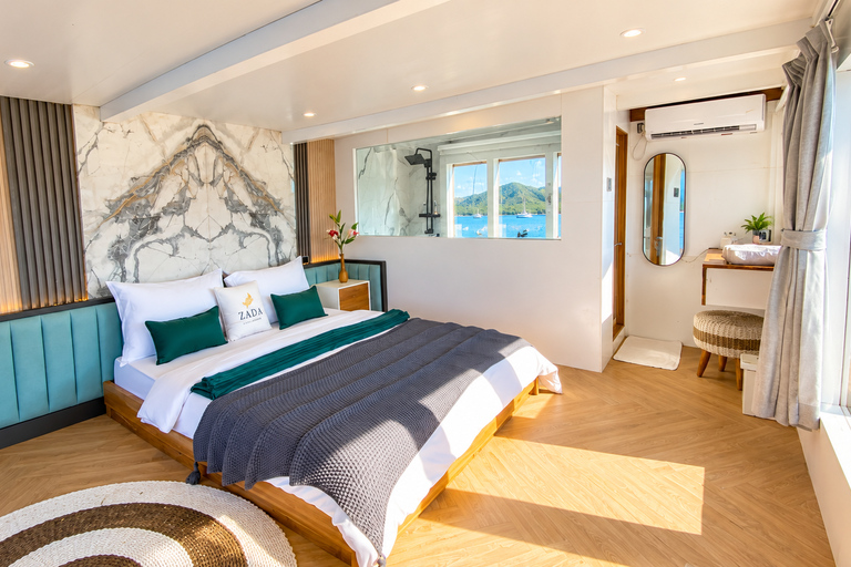 Labuan Bajo: 3-Day Komodo Sailing Luxury Boat with All Fees Deluxe Boat - Private Standar Room (2pax/room)