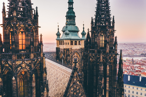 Praga: Tour di un giorno della Città Vecchia, del Castello di Praga e della crociera in barca sul fiumePraga: Ponte Carlo, Castello di Praga e Crociera in barca sul fiume