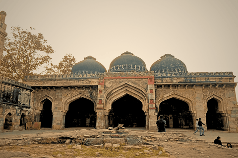 Delhi: Hazrat Nizamuddin Basti Guided Bike Tour with Picnic