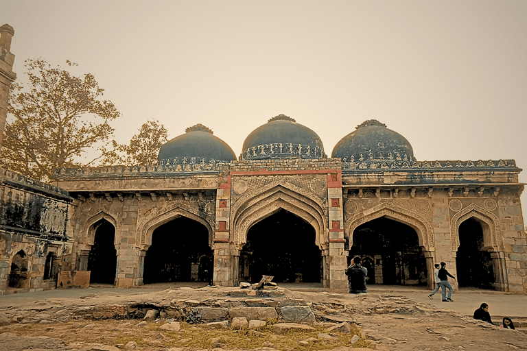 Delhi: Wycieczka rowerowa z przewodnikiem Hazrat Nizamuddin Basti z piknikiem