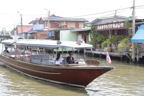 Bangkok: Visita al Mercado de las Flores, los Klongs y las Barcazas Reales