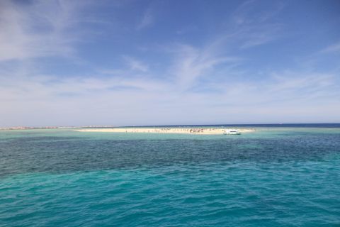 Hurghada: Paradise Island Boat Tour with lunch & Snorkeling