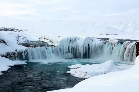 Da Akureyri: Goðafoss e Húsavík Tour con i Bagni Geosea