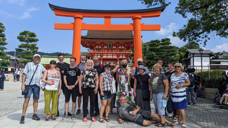 Kyoto: Guided Walking Tour of Fushimi with Private Option