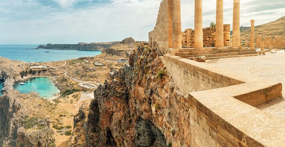 Depuis Rhodes : navette aller-retour à Lindos et temps libre