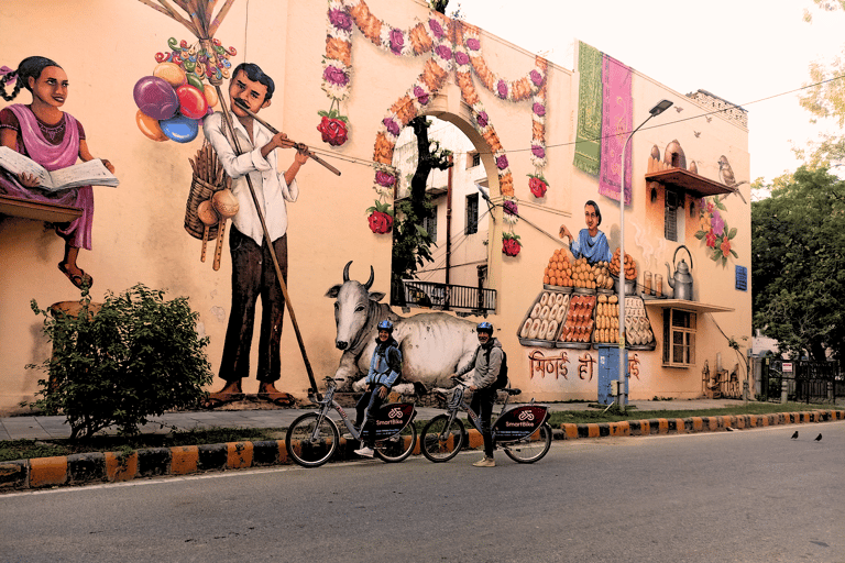 New Delhi: Lodhi Art District Cycling Tour with Breakfast