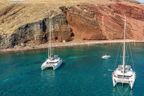 Santorini: Crucero en catamarán con almuerzo, bebidas y visita a Oia