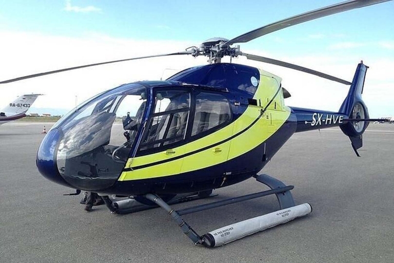 Spetses: privéhelikoptertransfer naar Griekse bestemmingenVan Spetses: privéhelikoptervlucht enkele reis naar Santroini