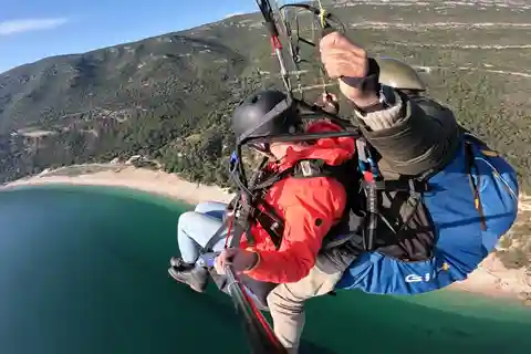 Desde Lisboa: Pack Parapente (Vuelo+Vídeo+Transporte)