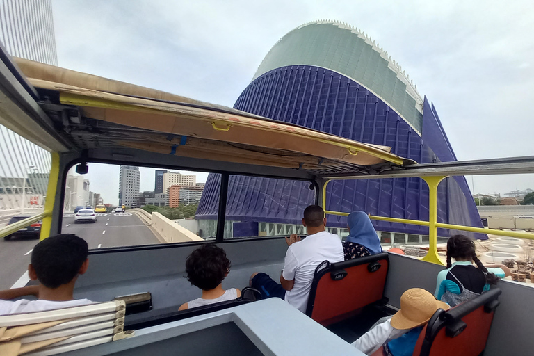 Valencia: Hop-on Hop-off City Highlights Bus Tour Green busValencia: Highlights Bus Tour Hop-on Hop-off (Green bus)