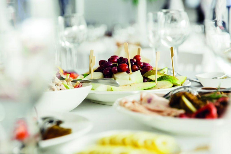 Bonn: Sunday Brunch Buffet with Cologne live music Bonn: Sunday Brunch with Cologne Live Music