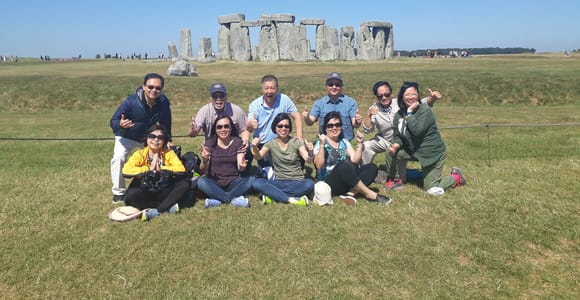 Von Southampton aus: Geführter Tagesausflug nach Stonehenge und Bath