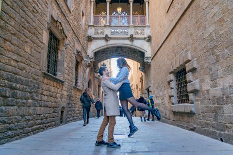 Barcelona: Romantic Photoshoot for Couples
