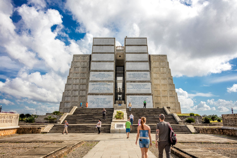 From Bávaro or Punta Cana: Santo Domingo Highlights Tour