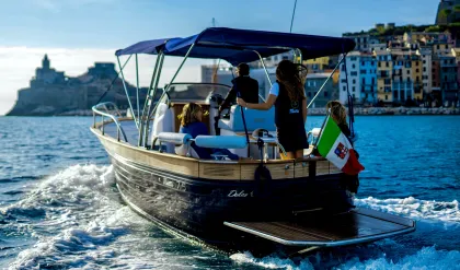 Von La Spezia aus: Cinque Terre Bootstour und Dorfbesuch