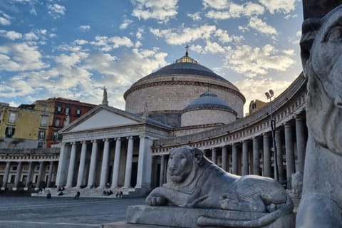 Naples: Guided Walking Tour to City Highlights with Food