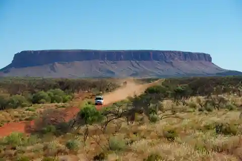 Mount Conner 4WD Tour per piccoli gruppi da Ayers Rock