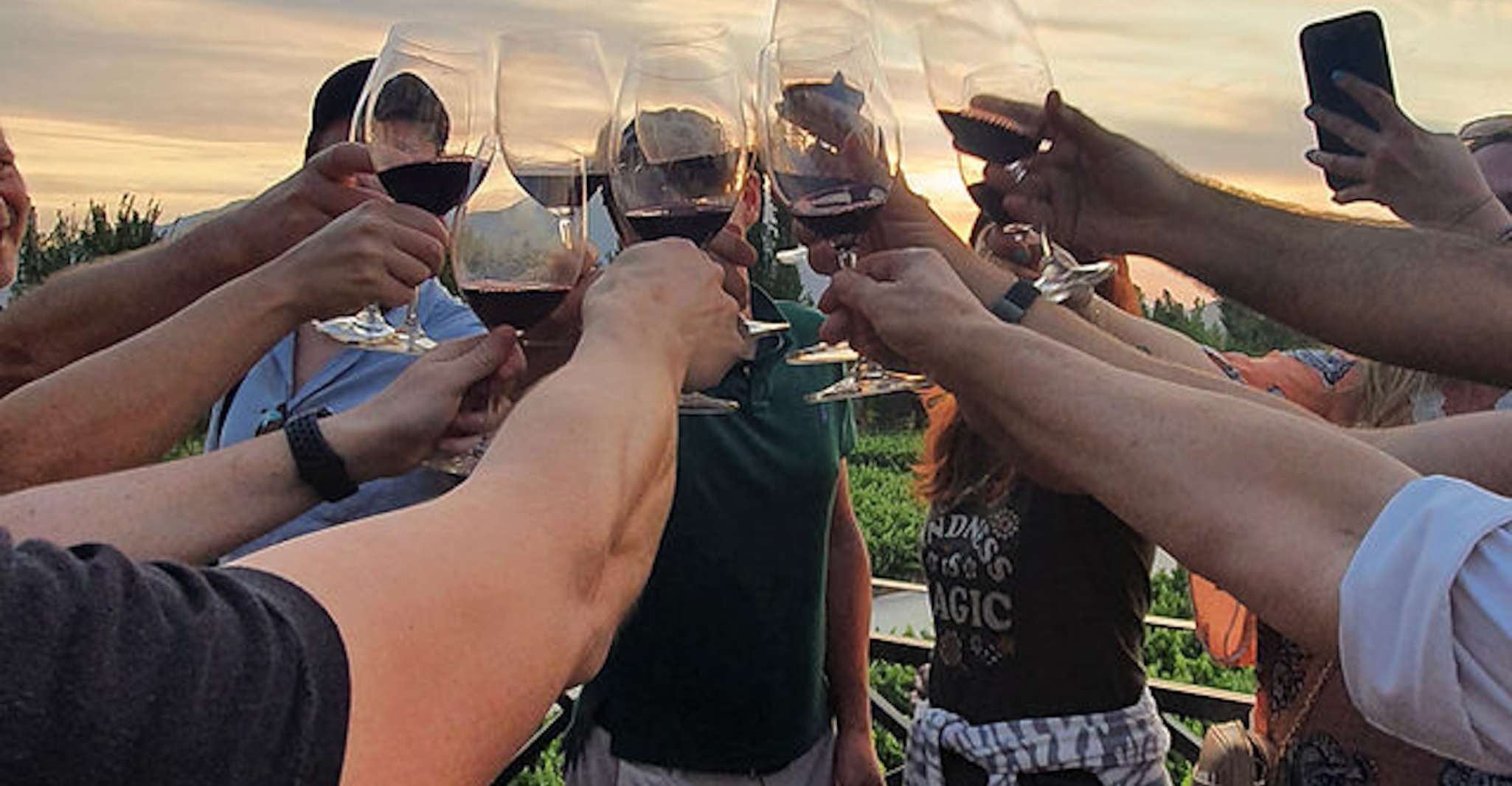 Santiago, Tour des caves du coucher du soleil avec dégustation de vin et dîner - Hizvo