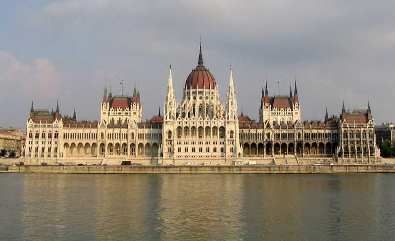 Будапешт: частная пешеходная экскурсия по городу с испанским гидом
