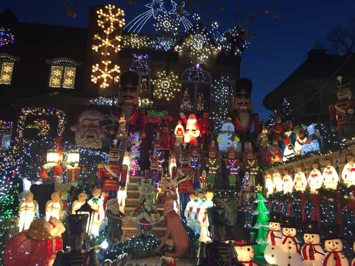 New York: Magical Christmas Lights Tour in Brooklyn | GetYourGuide