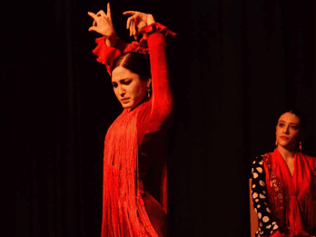 Sewilla: Lekcja tańca flamenco z opcjonalnym kostiumem