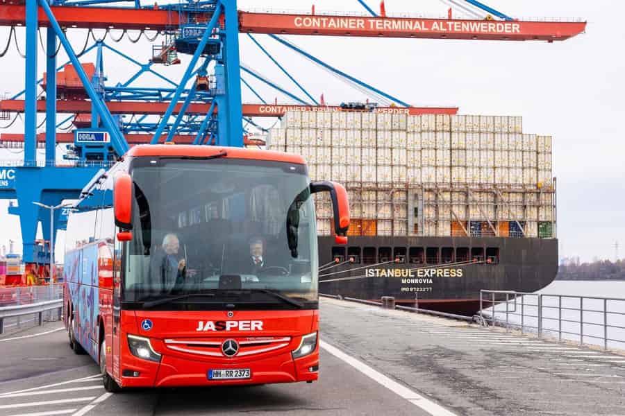 Hamburg: Hafenrundfahrt auf den Containerterminals - Tour der Giganten. Foto: GetYourGuide
