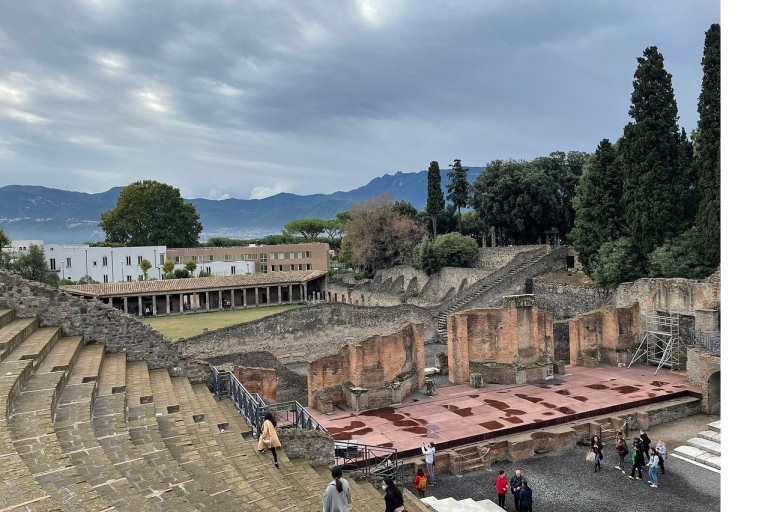 Pompeji: Skip-the-line-Tour mit ArchäologePompei: passeggiata archeologica nella città eterna.