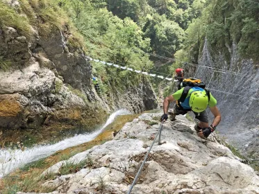 Ballino: Rio Ruzza Klettersteigtour mit Bergführer