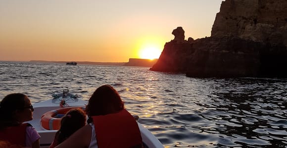 Lagos: Guided Ponta da Piedade Sunset Boat Tour