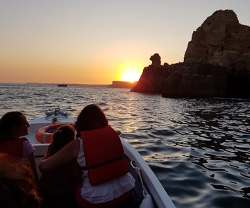 Lagos: Guided Ponta da Piedade Sunset Boat Tour