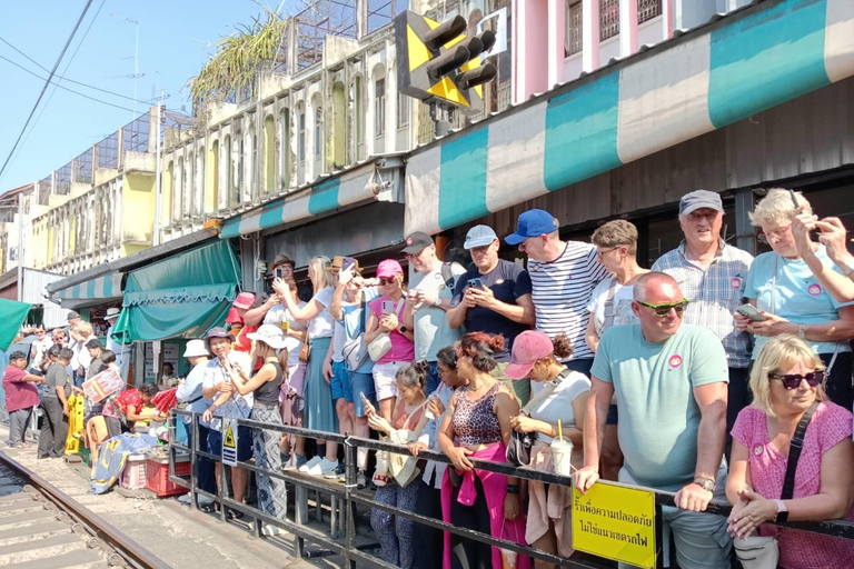 Bangkok: Railway Market & Floating Market Private Tour