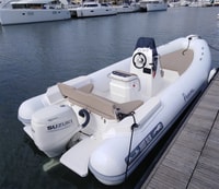 Villasimius, alquiler de barco inflable sin necesidad de licencia - Hizvo