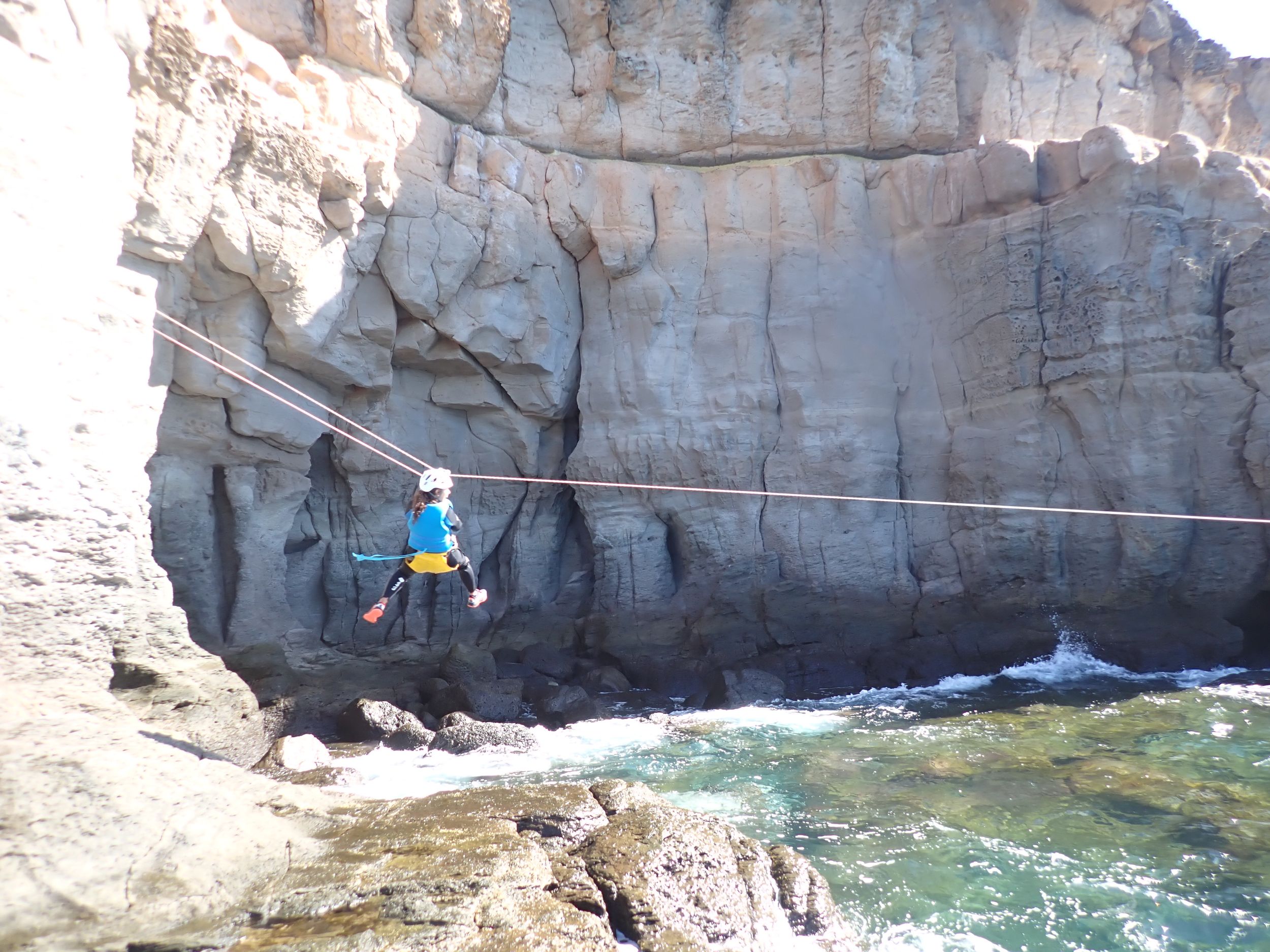 Las Palmas: Achterbahnfahren, Klettersteig, Wasserspringen & Schnorcheln