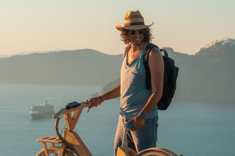 Santorini: Excursión Privada en E-Bike por el Pueblo con Comida o CenaExcursión en bici con cena