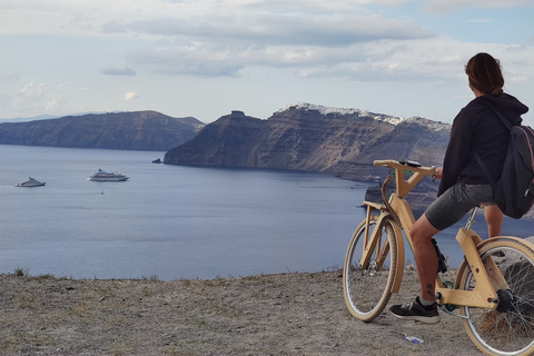 Santorini: privé e-bike dorpstour met lunch of dinerFietstocht met diner