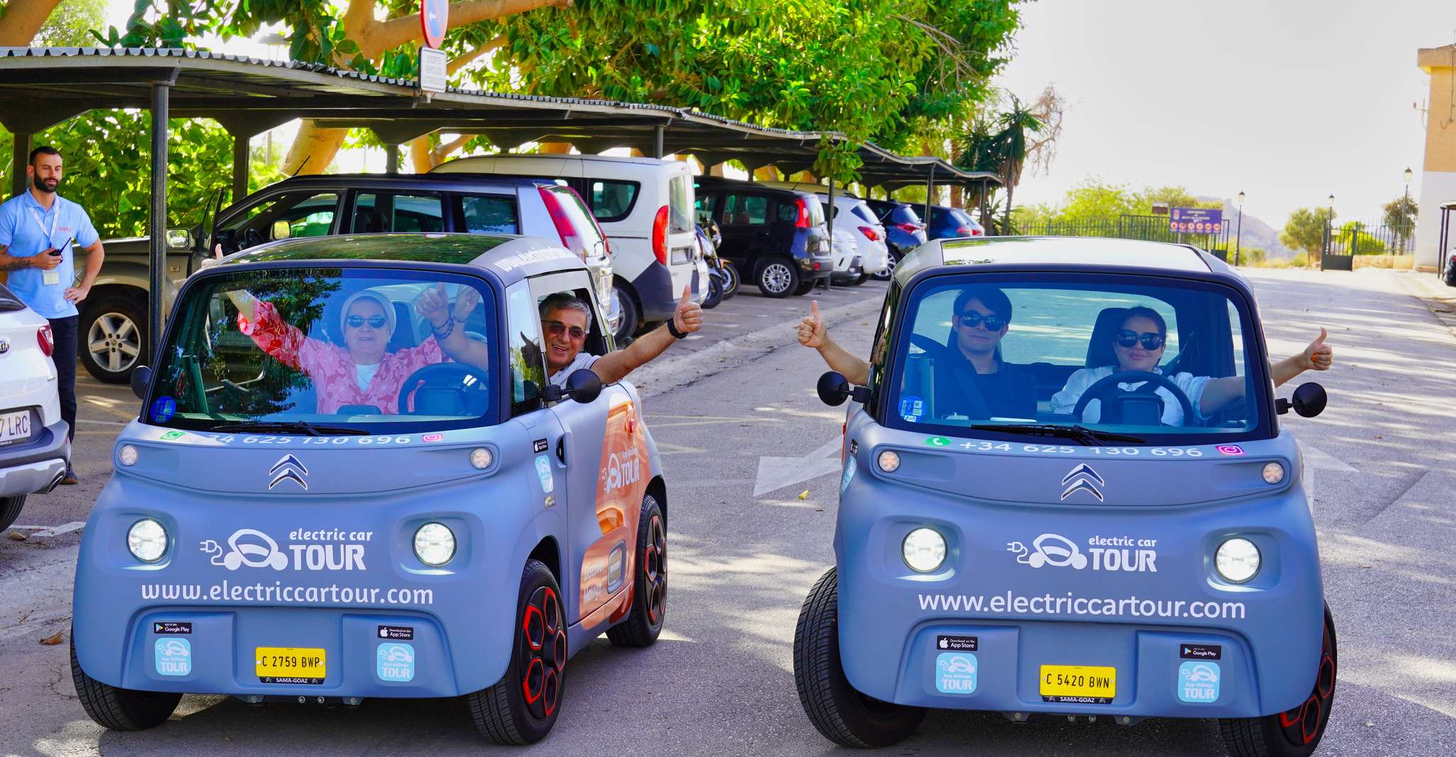 Málaga, Visita guiada en coche eléctrico con entrada en cueva del tesoro - Hizvo