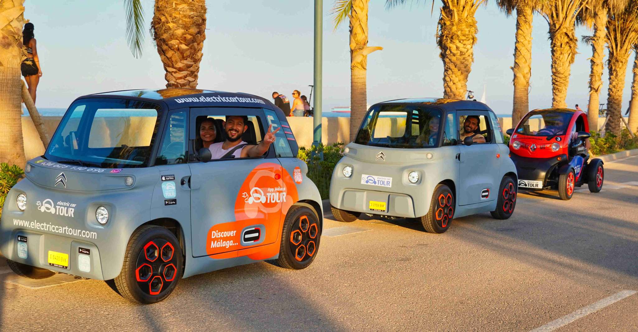Málaga, Visita guiada en coche eléctrico con entrada en cueva del tesoro - Hizvo