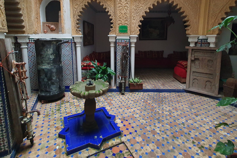 From Tarifa: Tangier Day Tour with Bazaar Shopping and Lunch