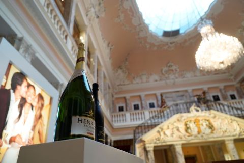 Wiesbaden: Sparkling Winemaking Tour with 3-Glass Tasting