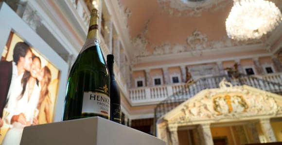 Wiesbaden: Tour durch die Sektkellerei mit 3-Glas-Verkostung