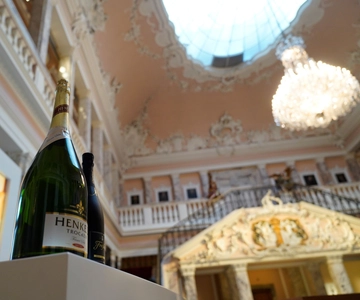 Sparkling Winemaking Tour with 3-Glass Tasting