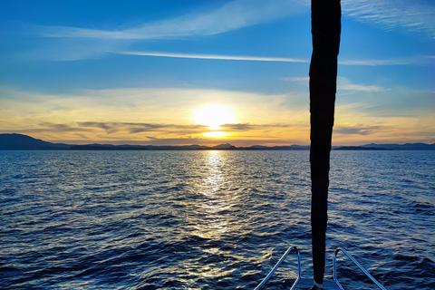 Corfú: Crucero privado al atardecerCorfú: Crucero Romántico Privado al Atardecer