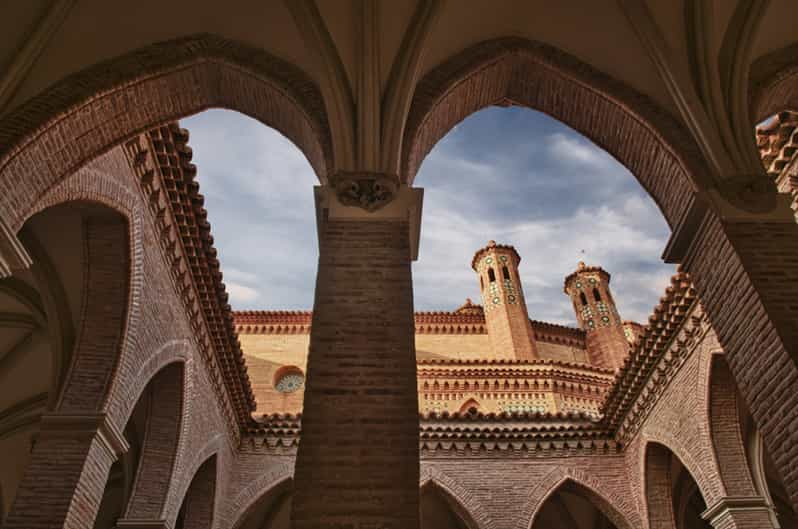 Teruel: Mausoleum Of The Amantes Entry Ticket And Tour | GetYourGuide