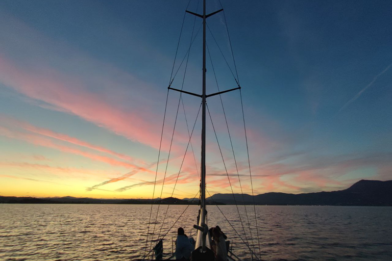 Korfu: Private Kreuzfahrt bei SonnenuntergangKorfu: Private romantische Kreuzfahrt bei Sonnenuntergang