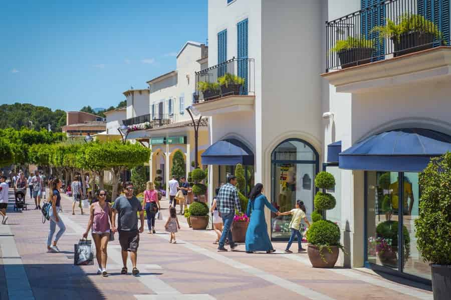 Mallorca: Fashion-Outlet-Shopping-Ausflug mit dem Bus. Foto: GetYourGuide Mallorca: Fashion-Outlet-Shopping-Ausflug mit dem Bus. Foto: GetYourGuide