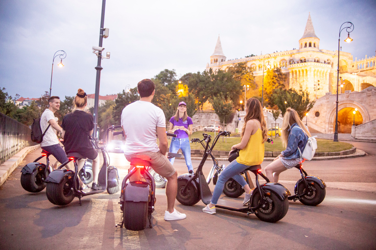 Top sights of Castle on e-scooter incl. Fisherman&#039;s BastionBudapest: E-Scooter Top Sights Tour with Fisherman&#039;s Bastion