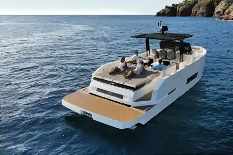 Mykonos : Croisière privée sur un tout nouveau yacht de luxe