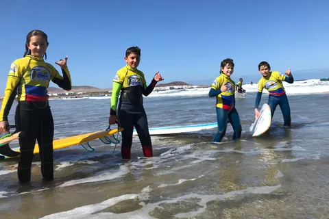 Lanzarote: Famara Beach Surfing Lessons