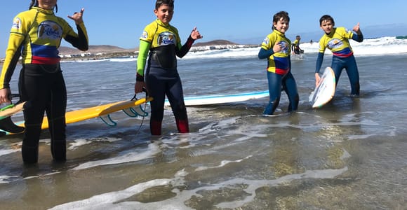 Lanzarote: Famara Beach Surfing Lessons